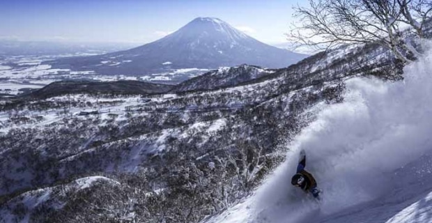 Snowboarding in Niseko